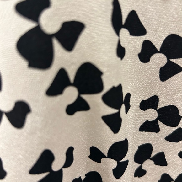 Joie Scalloped Edge Silk Tank - Picture 4 of 6